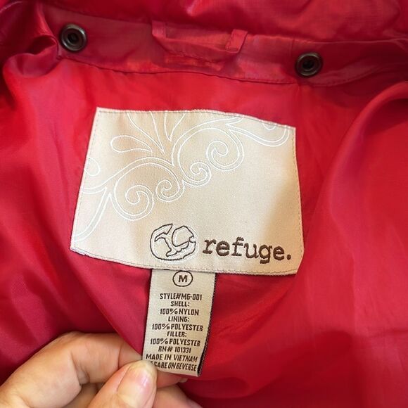 Refuge brand red nylon puffer coat - Picture 8 of 9